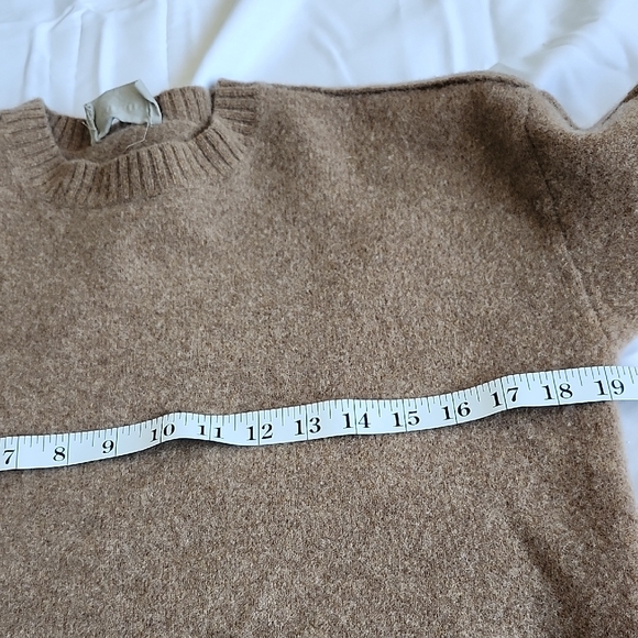 Everlane Brown Crewneck Sweater with Relaxed Fit - Picture 6 of 11